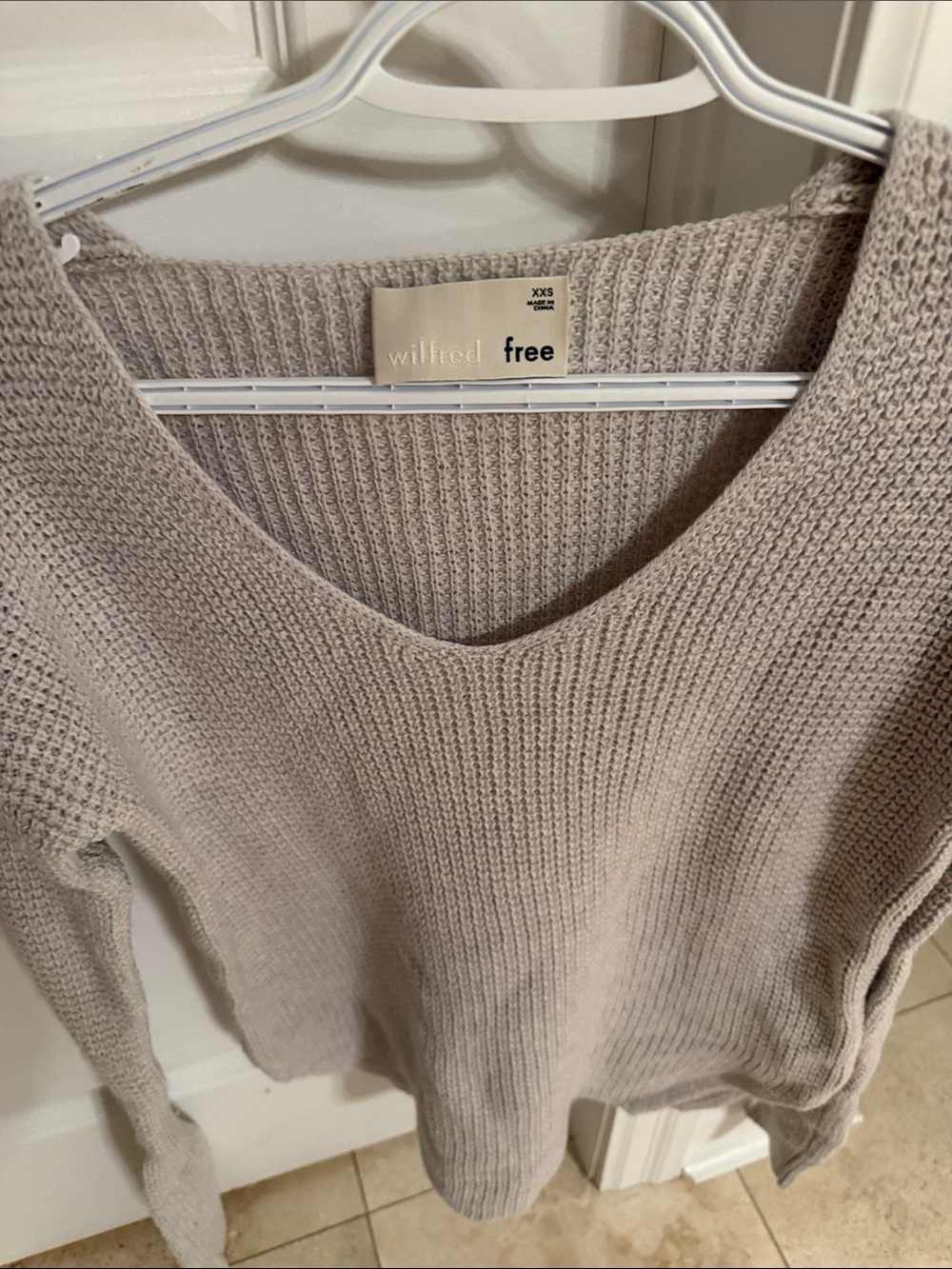 Wilfred V-Neck Knit Sweater in Light Taupe Gray